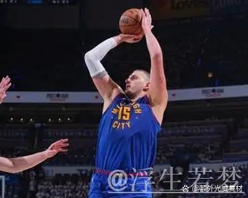 卡鲁索送妙传 霍姆格伦双手重扣